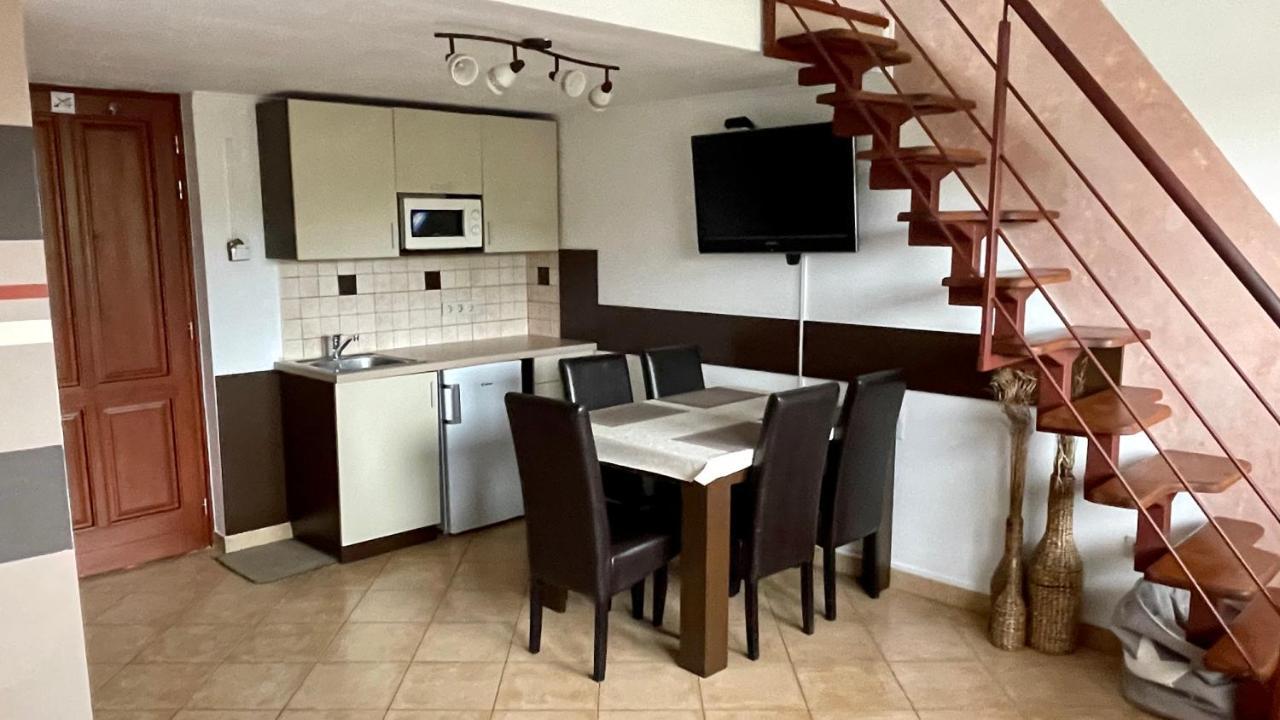 Gyula Vár Panoráma Apartman Esterno foto